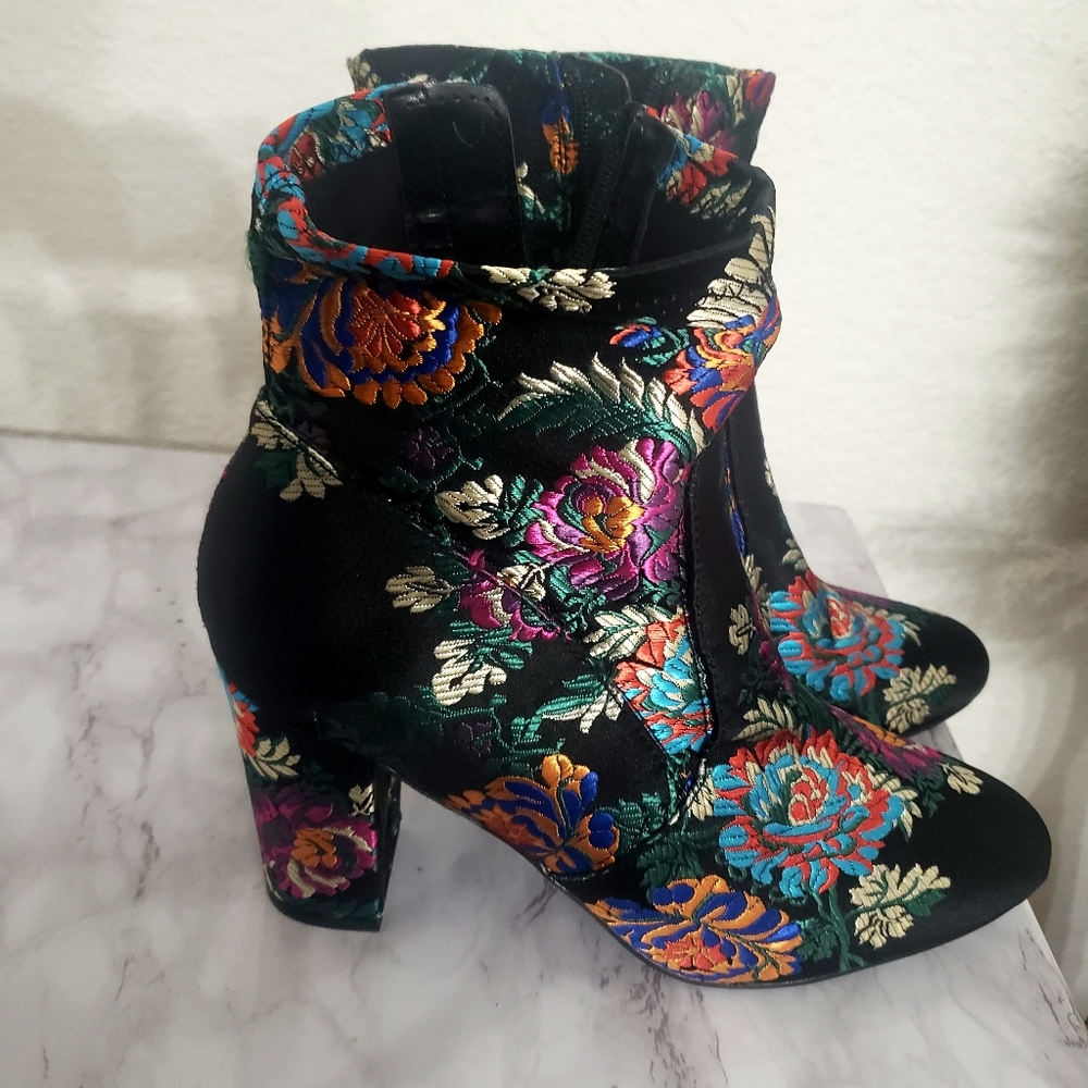 Steve Madden Embroidered Boots